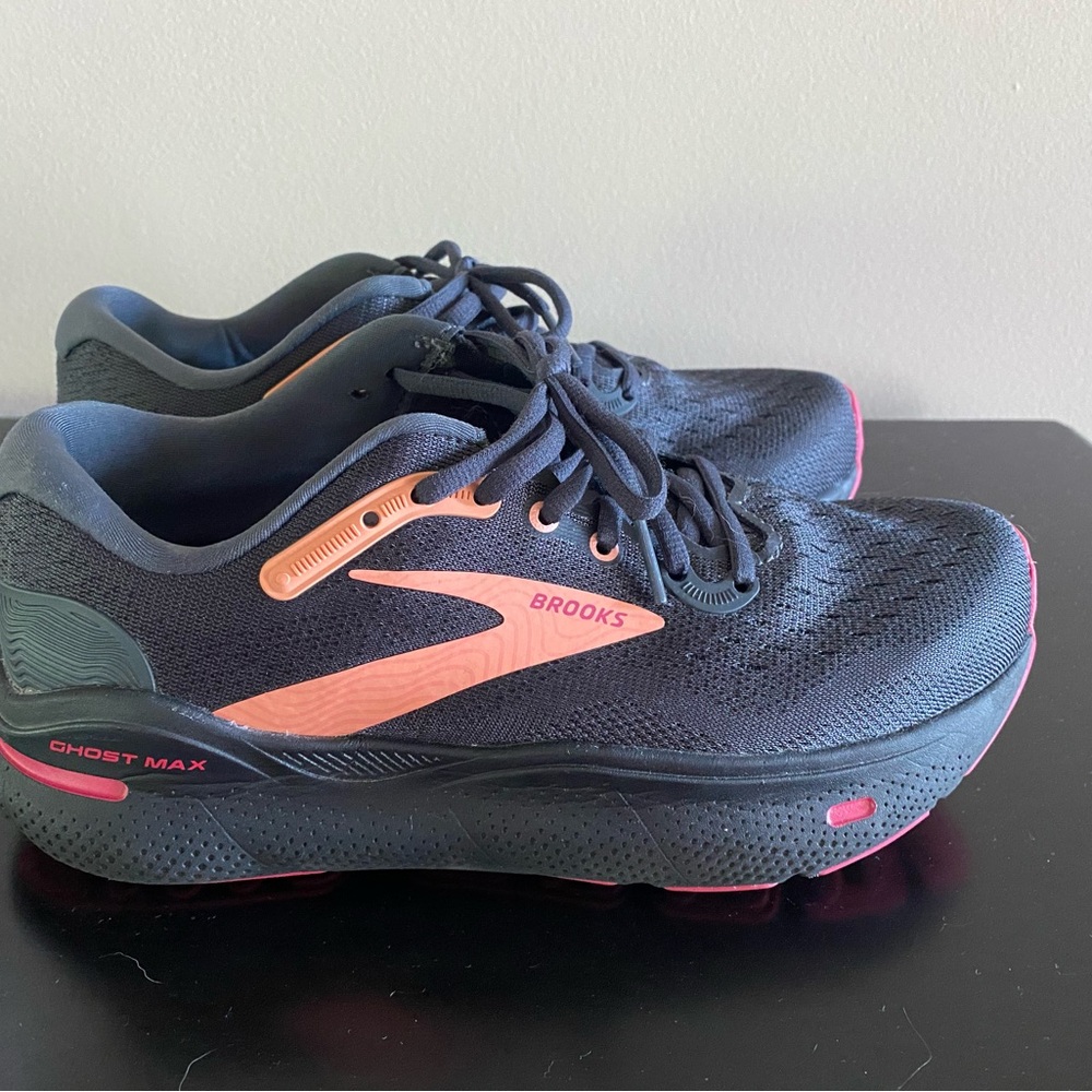 Brooks Women's Ghost Max Shoes - Black/pink/pale orange